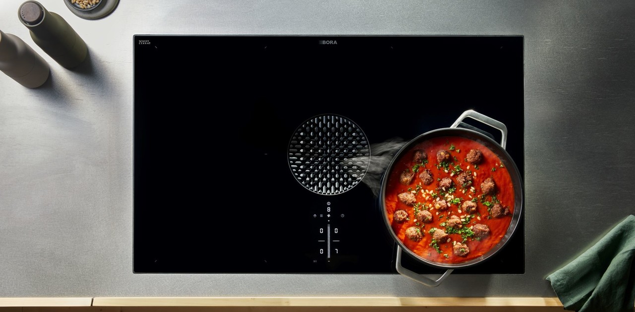 Bora_1/BORA_Pots_and_Pans_Assist_on_new_BORA_X_Pure_braising_pan