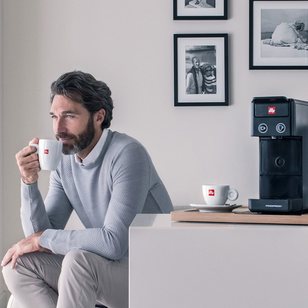 Kavni-aparati-Illy/illy