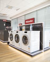 PRENOVLJENI SALON BELE TEHNIKE ETIS KRANJ