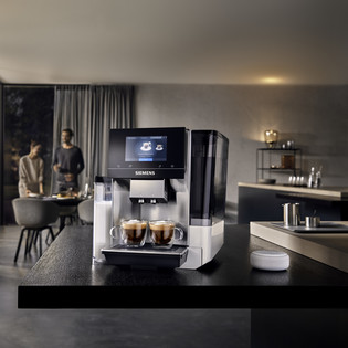 hisni_sejem_november_2024-1-1/PCP_SI_EQ700_Image_ProductinUsex300_1