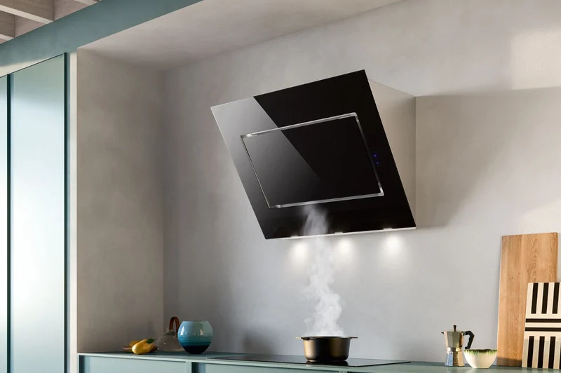 umetnost-tisine-in-cistega-zraka/falmec-stenska-napa